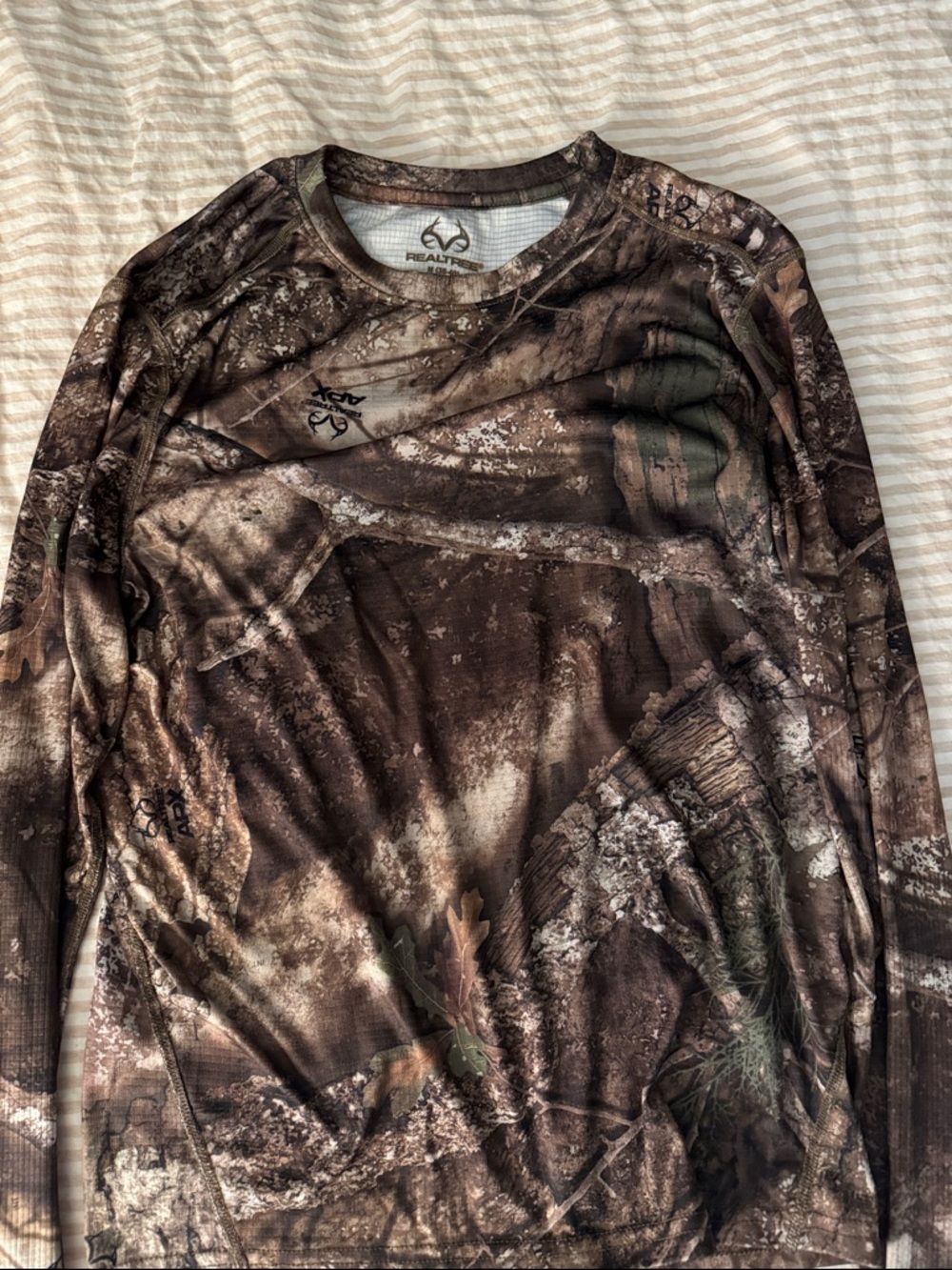 Realtree Performance Long Sleeve Tee – Men’s Medium – Like New